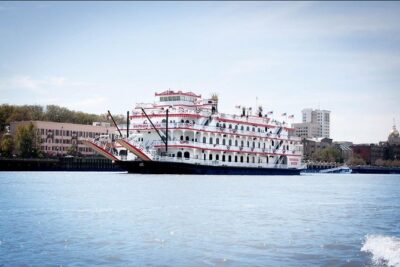 2-Hour Savannah Sunset Riverboat Cruise - The boat setup: where comfort meets great views