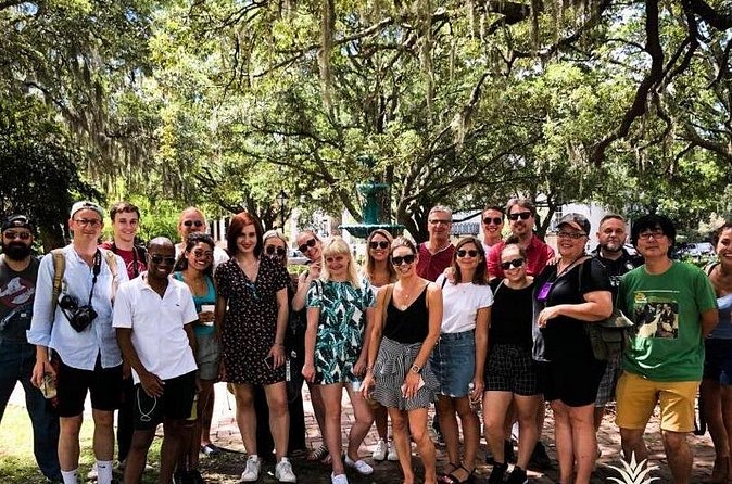 8pm Savannah Secrets True Crime Tour - Chippewa Square: a clean ending near your return path