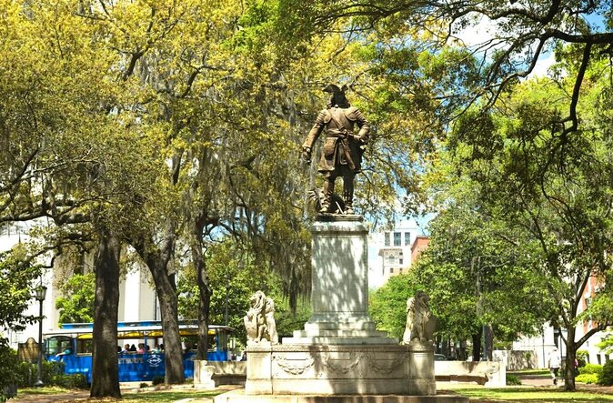 90 Minute Historic Savannah Walking Haunted Bar Pub Crawl - Key Things You’ll Notice on This Night Walk