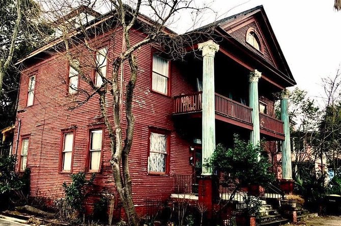 90 Minute Historic Savannah Walking Haunted Bar Pub Crawl - Should You Book This Savannah Haunted Bar Pub Crawl?