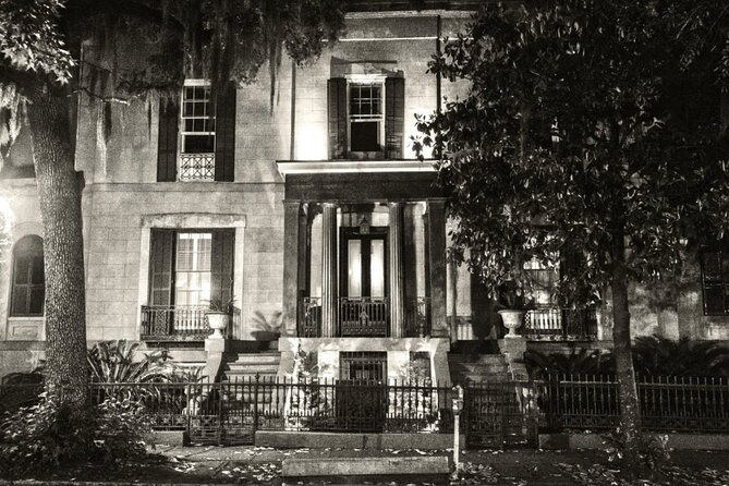 90 minute Original Haunted Savannah Tour | 8pm - Paranormal Stories With Evidence-Style Details (Plus Visuals)