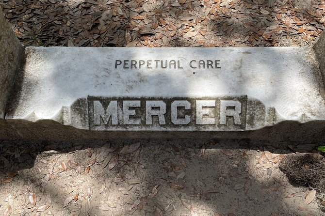 Bonaventure Cemetery History Tour - Stop 2 at 200 5th Ave: a quick hit of the cursed pillar story