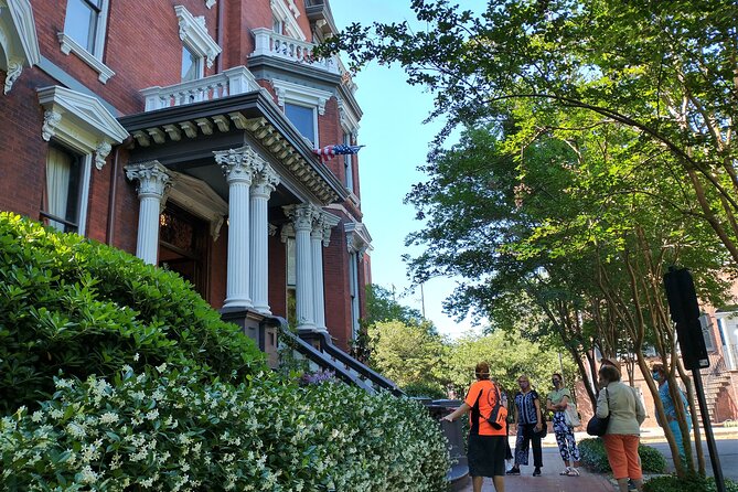 Botanical Tour (by Walk With Me Savannah Tours) - Andrew Low House garden: Juliette Gordon Low’s camellias