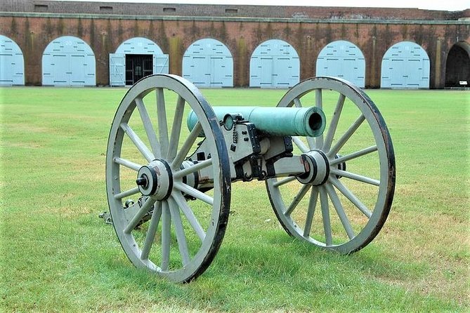 Civil War Savannah!! Guided Walking Tour - Key things you’ll notice right away