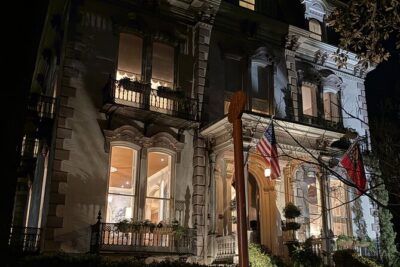 History and Haunts by Local Author - From Oglethorpe & Abercorn to Chippewa Square: The Easy Route