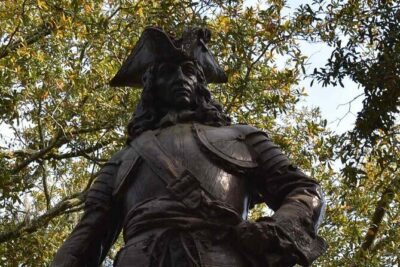 Johnson Square to Independent Presbyterian: A Self-Guided Audio Tour of Savannah - Offline Maps and Audio: The Real Value in Savannah