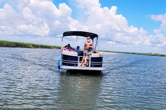 Pontoon Boat Rental Tybee Island - Crew service: when it goes smoothly (and when you should watch closely)