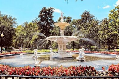 Private Photoshoot in Savannah, GA - Starting at Forsyth Park Fountain: a flattering first impression