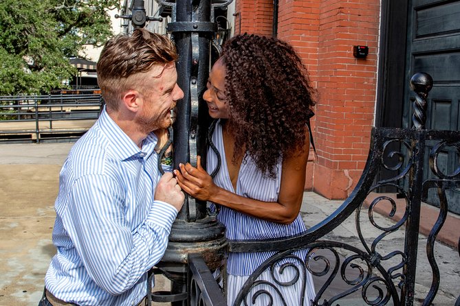 Private Photoshoot in Savannah, GA - Pose coaching on the sidewalk (not in a studio)