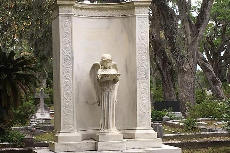 Savannah Bonaventure Walking Tour with Transportation - What You’ll See: Graves, Victorian Mourning, and Symbol Clues Under the Oaks