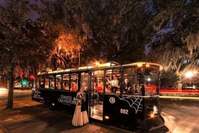 Savannah Ghosts & Gravestones Trolley Tour - The narrated trolley ride: how the story stays fun, not scary-only