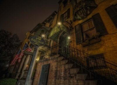 Savannah: Grave Tales Walking Tour - A 90-minute route that stays family-friendly
