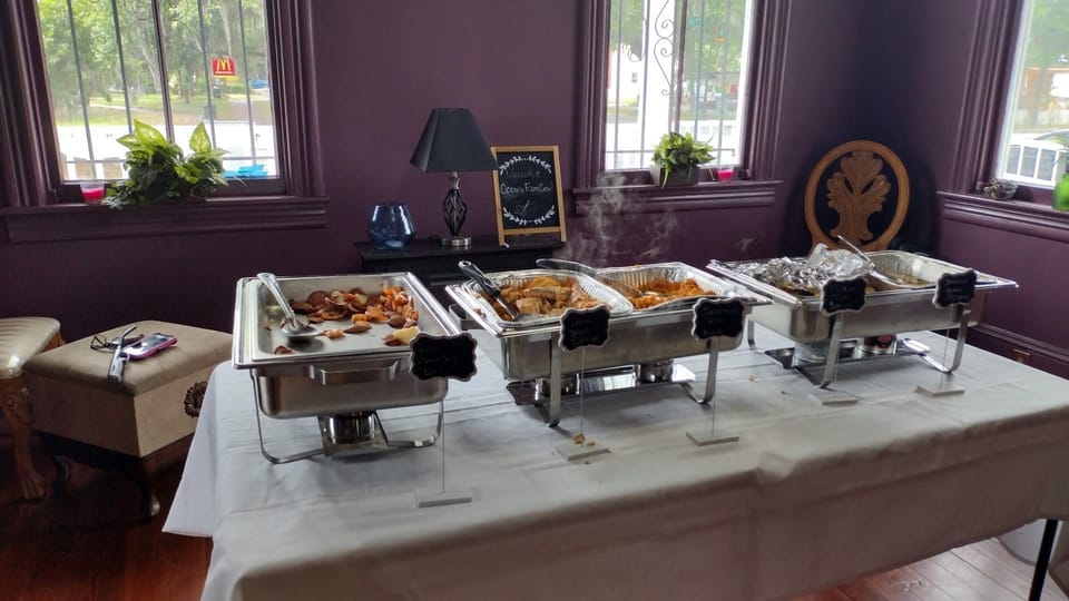 Savannah: Gullah Geechee Tour and Lunch - Where You’ll Meet the Tour: Gray Line by Clyde Coffee