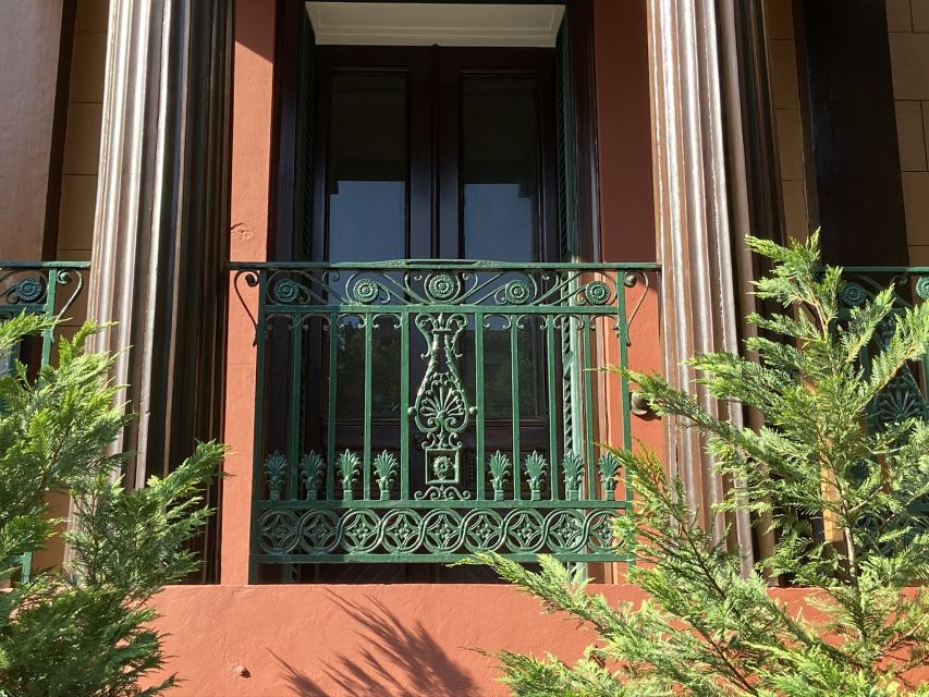 Savannah: Historic District Overview on Foot - Meeting at Telfair Square and getting your bearings