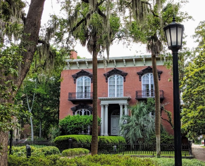 Savannah: Historic Districts & Bonaventure Private Tour - Why Savannah’s squares are the smart way to start