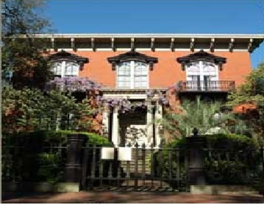 Savannah: History and Architecture Homes Walk - Meeting at Warren Square: the practical starting line