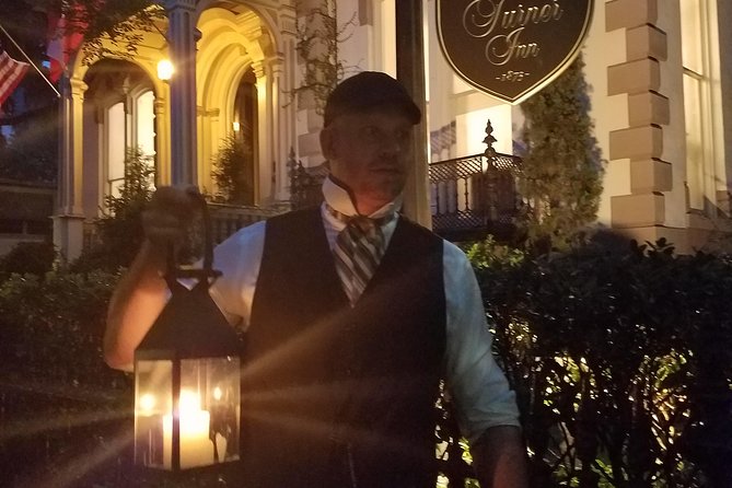 Savannah History and Haunts Candlelit Ghost Walking Tour - Chippewa Square: where the story engine starts