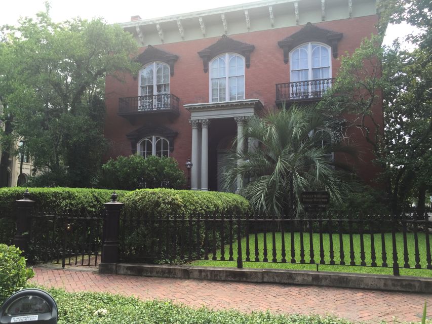 Savannah: Midnight in the Garden of Good and Evil Tour - Reynolds Square to Johnson Square: how the story geography comes alive