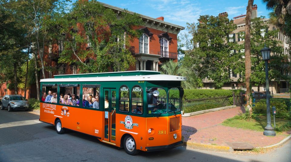 Savannah: Old Town Hop-On Hop-Off Trolley Tour - Reynolds Square and the John Wesley Statue: A Photo Stop You’ll Appreciate