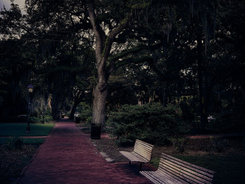 Savannah: Sixth Sense Savannah Ghost Tour - A 2-Hour Walk That Moves at a Story-Friendly Pace