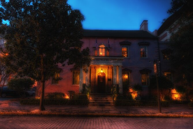 Savannah Strangled not Stirred Pub Crawl - Stop 2: Johnson Square’s Polite Cover and Violent Past