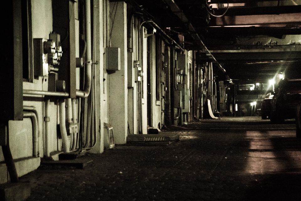 Savannah Terrors: Spirits & Spirits Haunted Pub Crawl - Beyond the Named Stops: What the Other Historic Sites Add