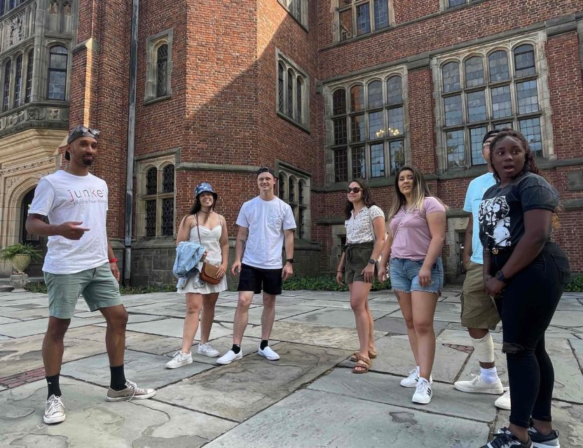 Savannah: 'We Shall Overcome' Black History Walking Tour - Where the tour starts: Yamacraw Square’s good first impression