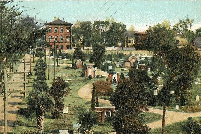 Savannah's Colonial Park Cemetery God's Acre Tour - Declaration of Independence signers: why this stop is worth planning for