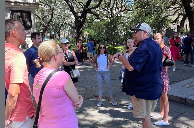 Savannah’s Finest History Tour: A Walk Through Time - Oglethorpe Square and the Owens-Thomas House: regency style in North America