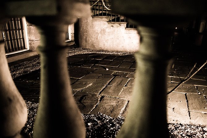 Sinister Sins & Shadows: A Savannah Ghost Tour - Meeting at 127 Abercorn St: Getting on Track Fast