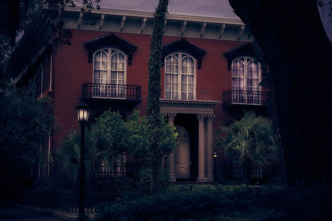 Sixth Sense Savannah Ghost Tour - Savannah’s Ghosts, Told Like You’re Walking With a Friend