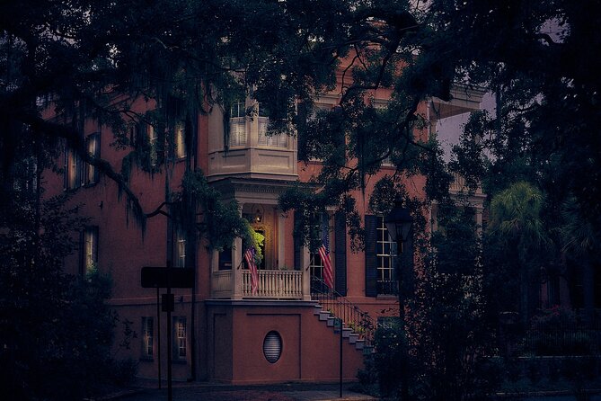 Sixth Sense Savannah Ghost Tour - A Historic Square: Savannah Built on What’s Under It