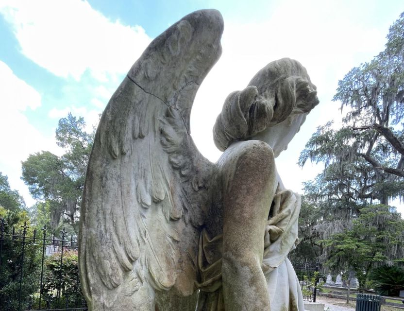 Tombs of Savannah: Bonaventure Cemetery Experience - Stop #1 that people talk about: Little Gracie’s marble presence