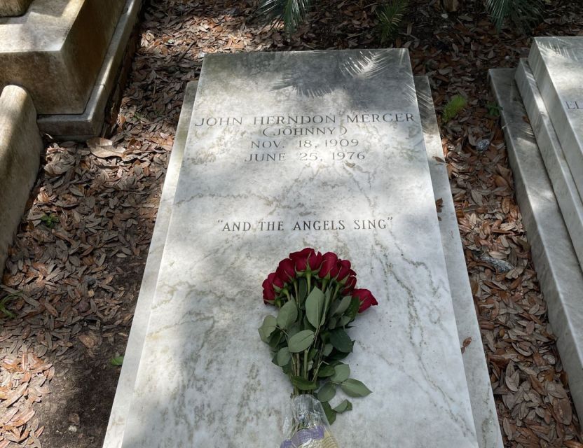Tombs of Savannah: Bonaventure Cemetery Experience - Dean’s tour style: why the guide really changes the experience