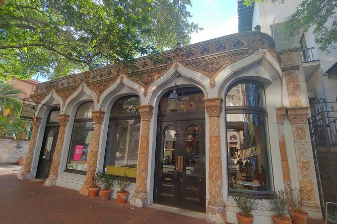Trivia Tour - Midnight in the Garden of Good and Evil: the Jim Williams home