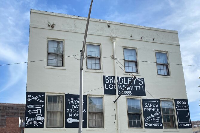 True Crime of Savannah Tour - Stop 1: Wright Square’s Execution Story (Including Georgia’s First Female Executed)